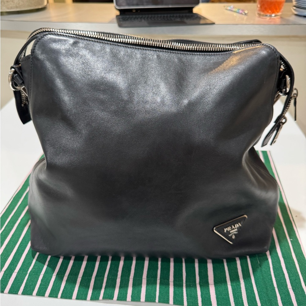 Prada Black Leather Women’s  Messenger Bag